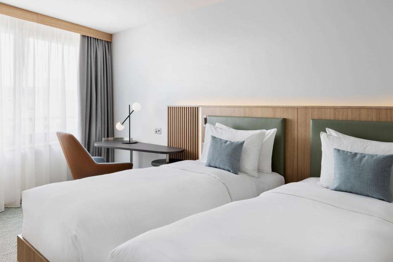 ホテル Courtyard By Marriott Biel Bienne エクステリア 写真