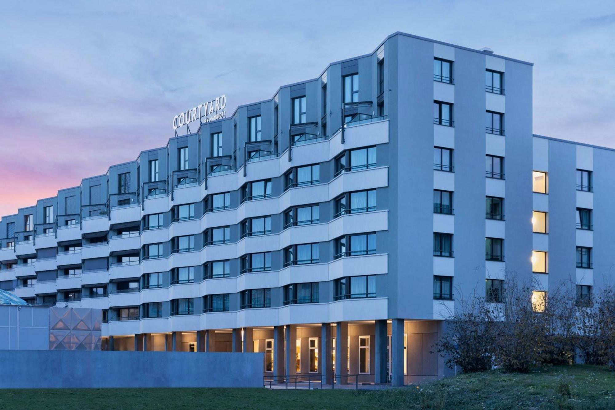 ホテル Courtyard By Marriott Biel Bienne エクステリア 写真