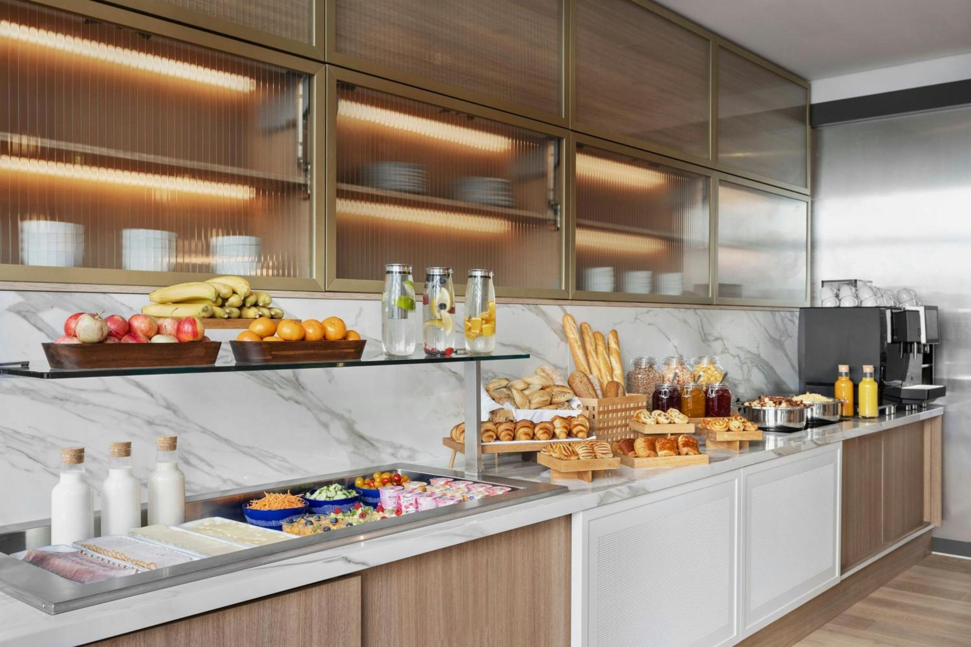 ホテル Courtyard By Marriott Biel Bienne エクステリア 写真