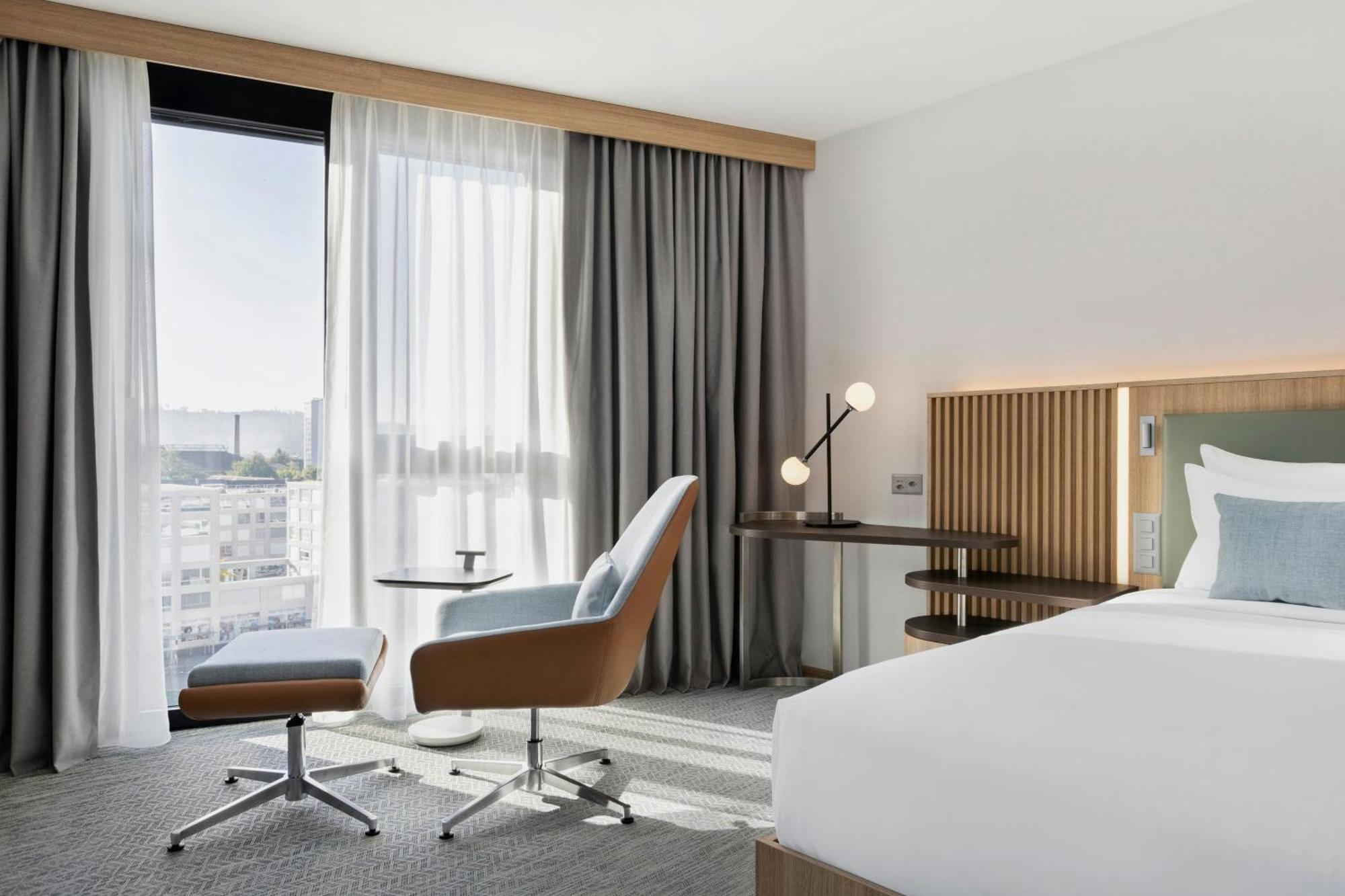 ホテル Courtyard By Marriott Biel Bienne エクステリア 写真