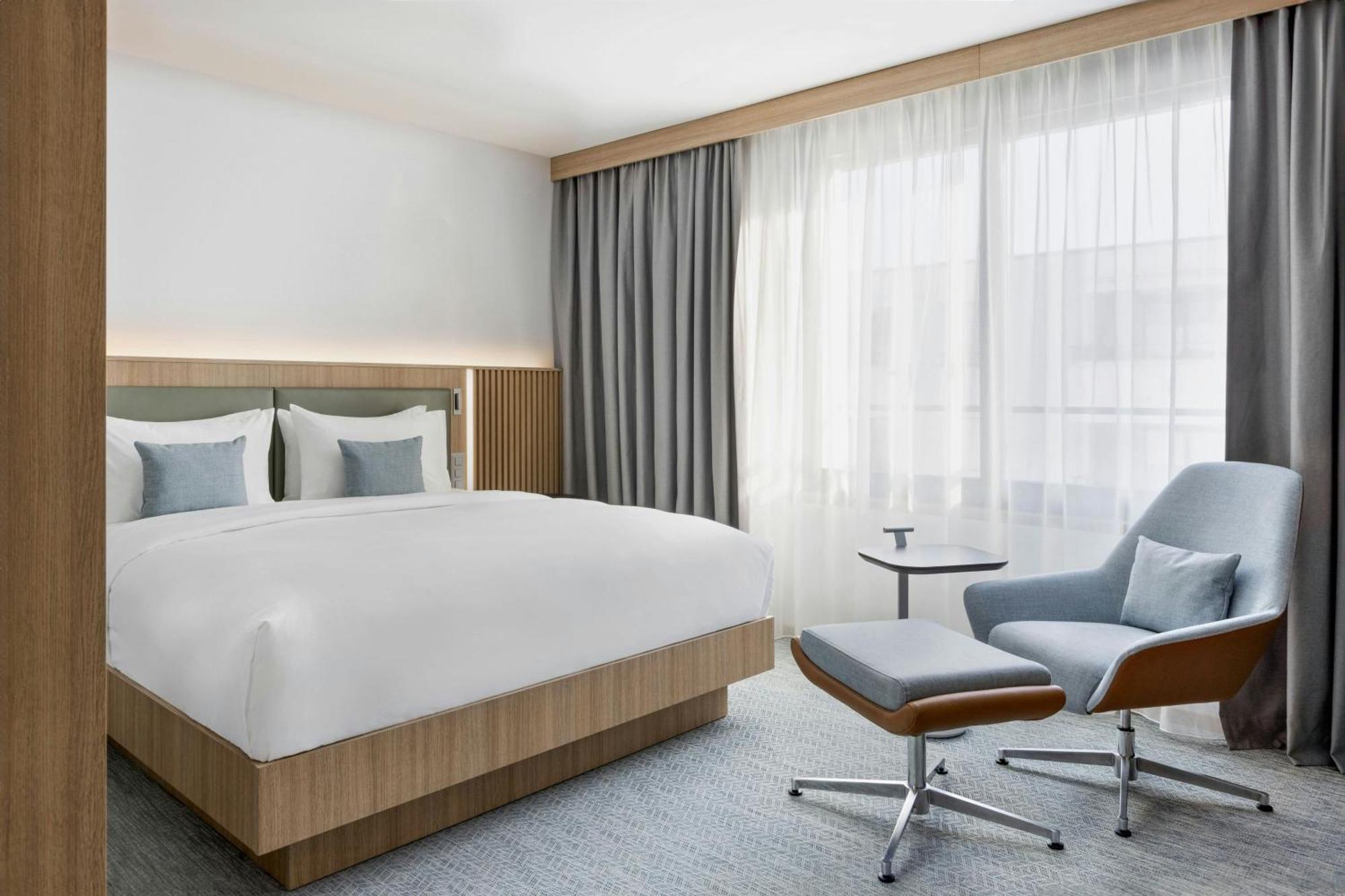 ホテル Courtyard By Marriott Biel Bienne エクステリア 写真
