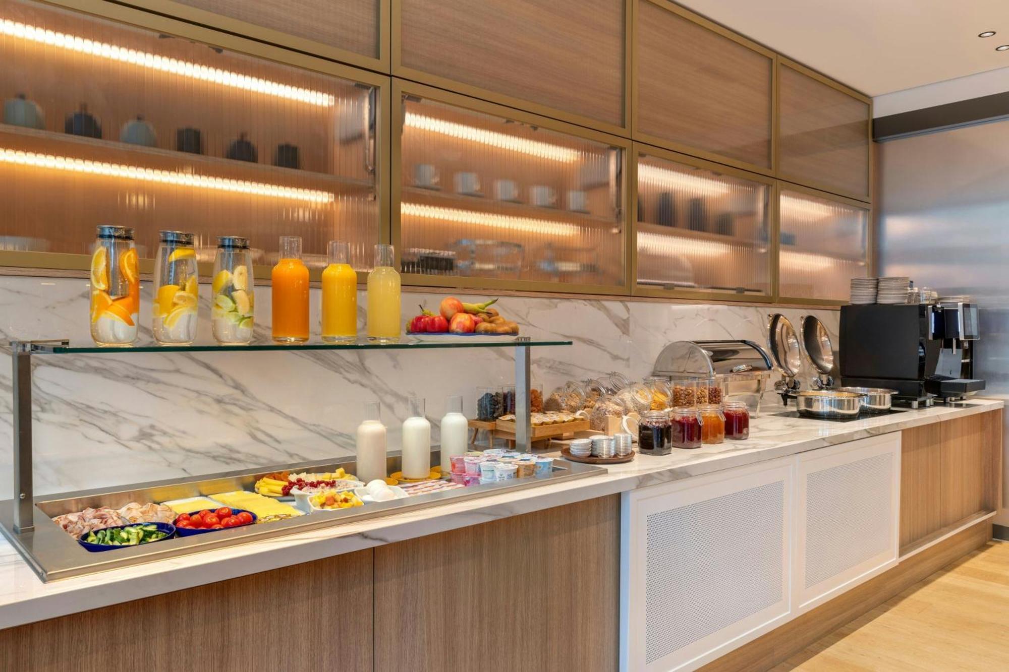 ホテル Courtyard By Marriott Biel Bienne エクステリア 写真